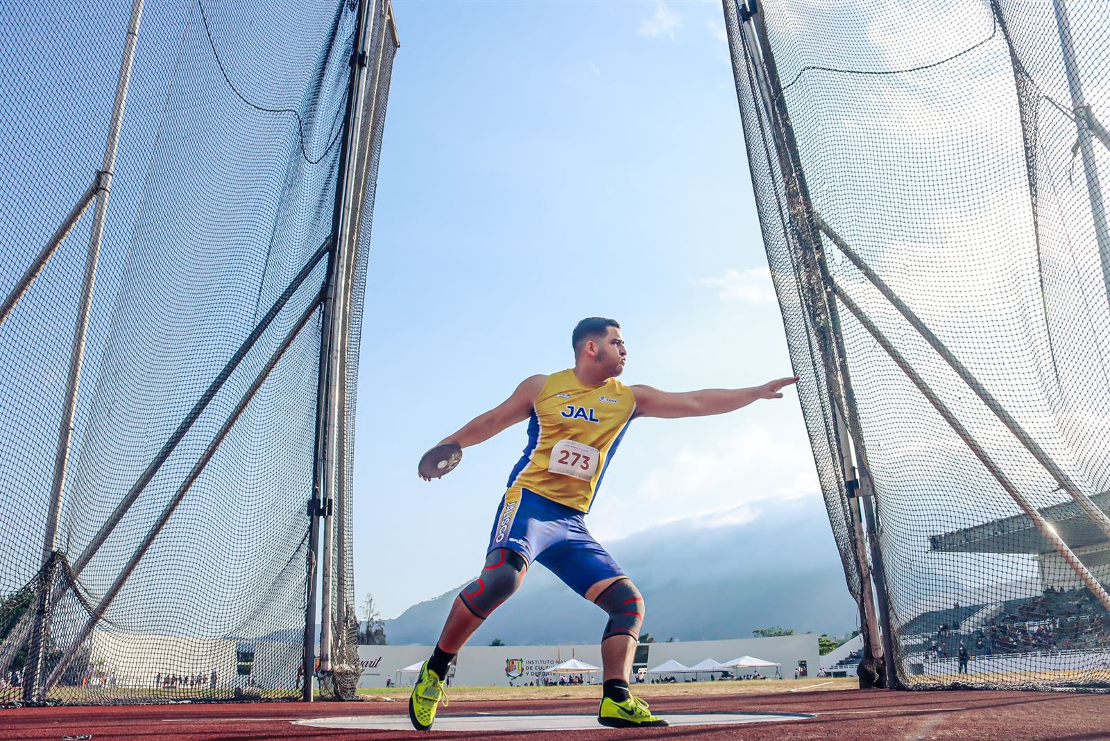 Atletas en la pista